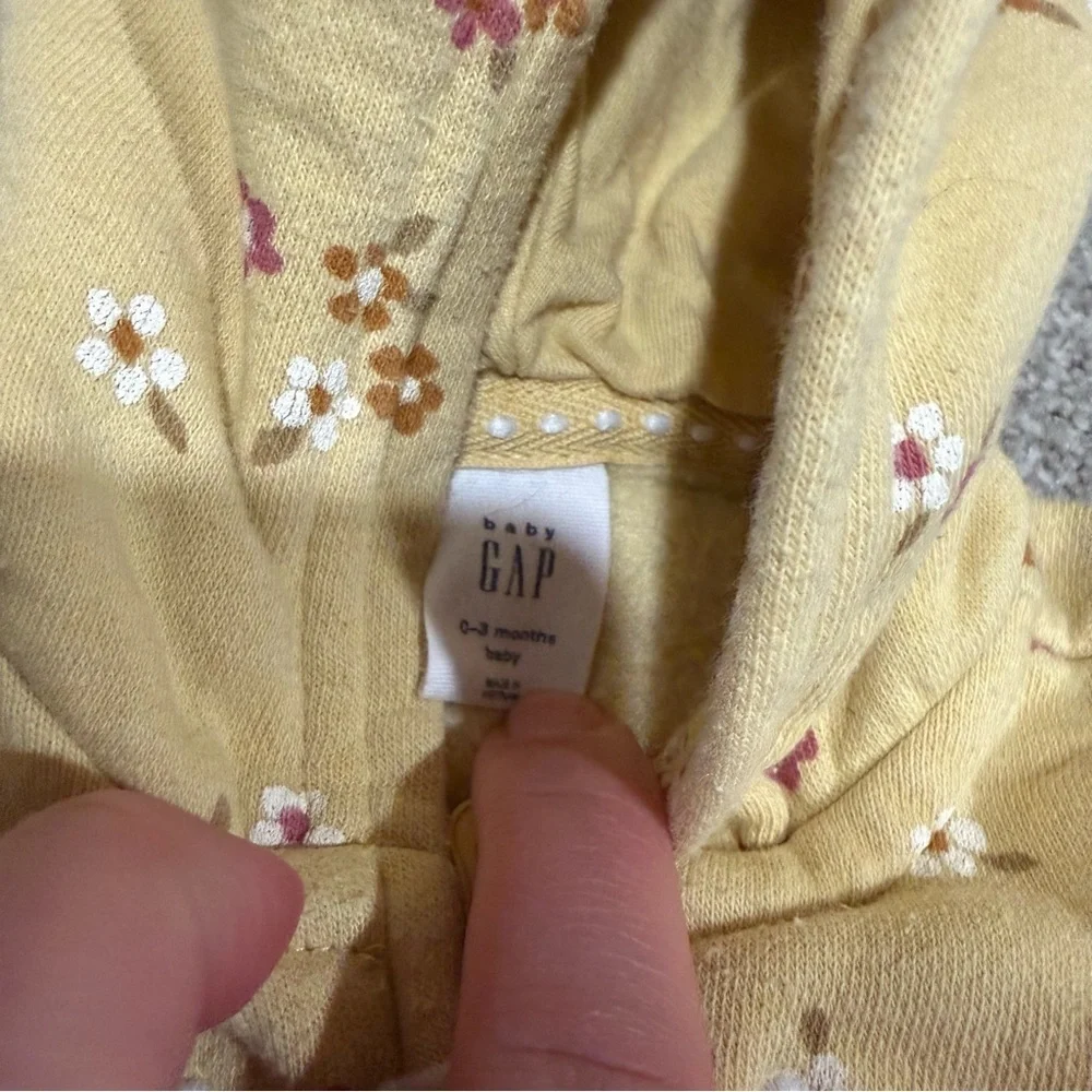 Gap 0-3 month floral zip up hooded sweatshirt